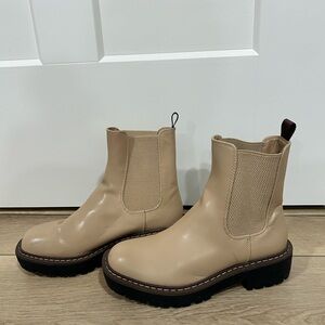 tan leather casual boot size 6.5